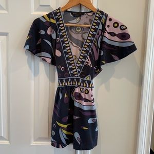 BCBG MAXAZRIA Colorful V Neck top sz S-M